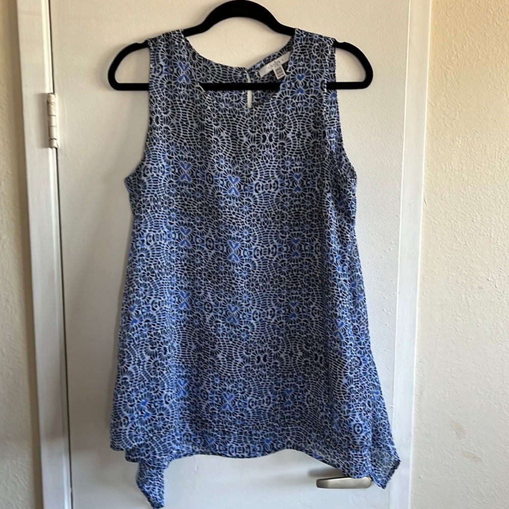 Blue print double sheer sleeveless tunic. Size Medium.